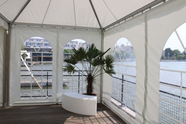 Banquette lumineuse pour accueil du publique